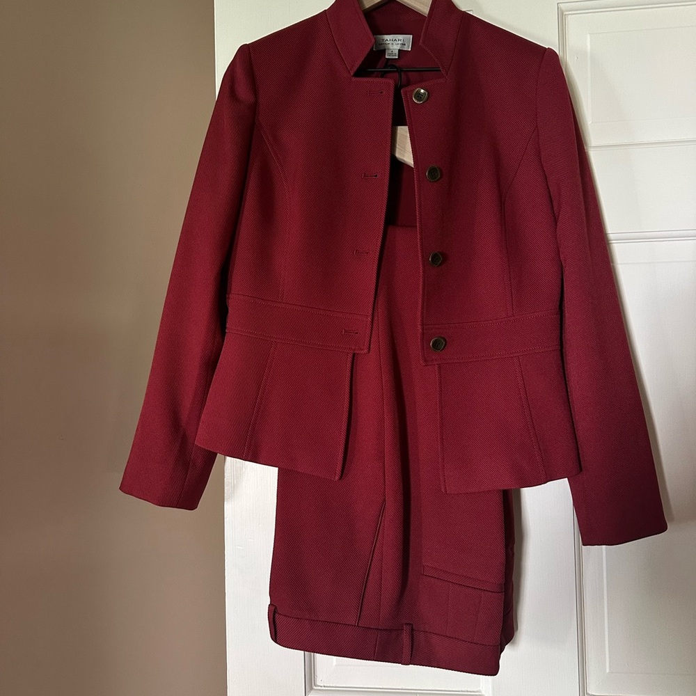 Elegant Women's Suit Set - Picture 3 of 5